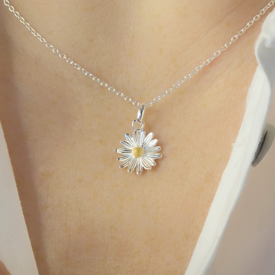 April Birth Flower Daisy Necklace | 925 Sterling Silver & Gold | Birth Month Pendant | Free Chain | Everything's Rosie Jewellery