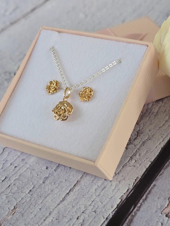 Silver Daisy Jewellery Set, April Birth Flower, Sterling Silver Pendant and Earrings, Minimalist Floral Design, Nature Inspired Gift for Her