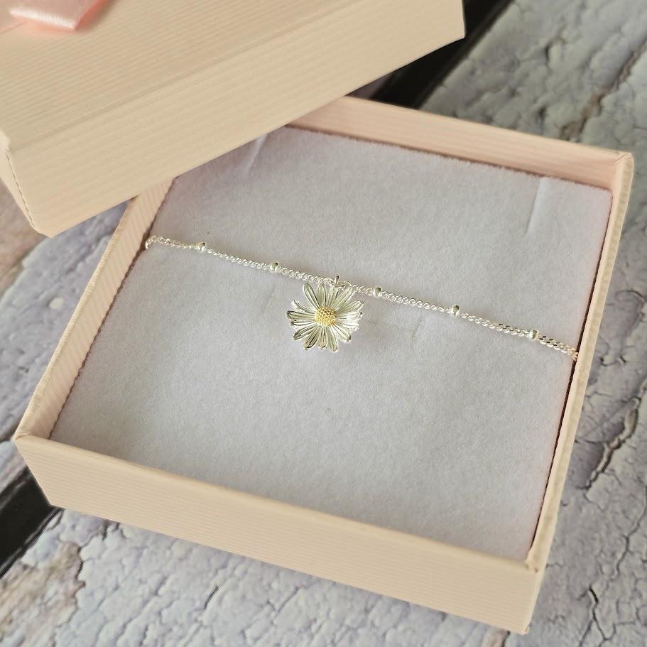 Silver Daisy Jewellery Set, April Birth Flower, Pendant Earrings & Bracelet, Sterling Silver, Minimalist Floral Design, Nature Inspired Gift