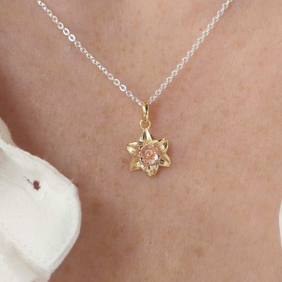 925 Sterling Silver Two-Tone Daffodil Necklace | March Birth Flower | Everything's Rosie Jewellery
