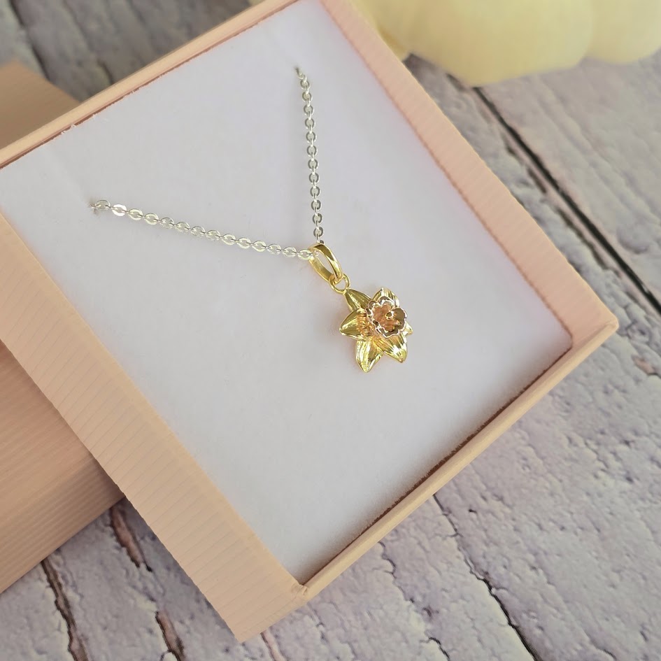 925 Sterling Silver Two-Tone Daffodil Necklace | March Birth Flower | Everything's Rosie Jewellery