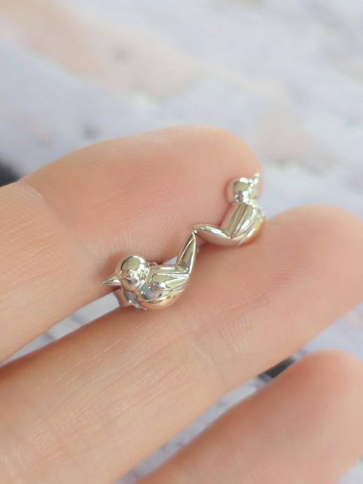 Silver Robin Earrings, Robin Earrings, Two Tone Jewellery, Christmas Present, Loved One Jewellery, Nature Inspired, Wildlife Jewellery.
