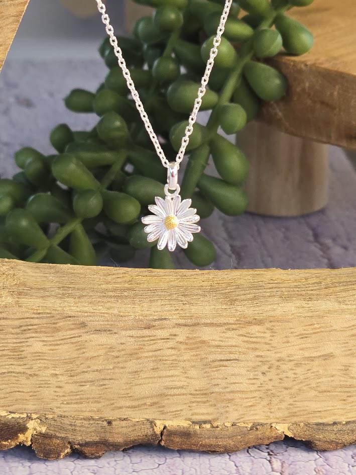 Silver Daisy Jewellery Set, April Birth Flower, Sterling Silver Pendant and Earrings, Minimalist Floral Design, Nature Inspired Gift for Her