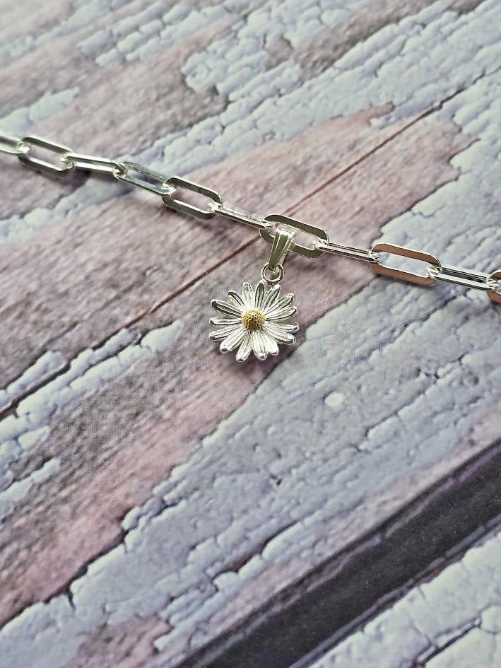 Silver Daisy Charm, April Birth Flower, Sterling Silver & Gold, Floral Jewellery, Paperclip Bracelet Charm, Nature Inspired, Gift for Her