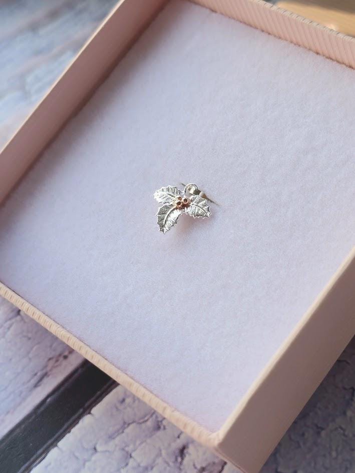 Silver Holly Charm, December Birth Flower, Sterling Silver & Gold, Floral Jewellery, Paperclip Bracelet Charm, Gift for Her