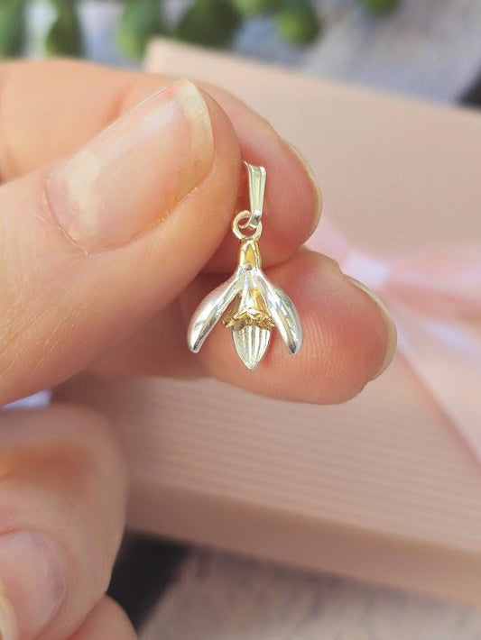 Silver Snowdrop Charm, January Birth Flower, Sterling Silver & Gold, Floral Jewellery, Paperclip Bracelet Charm, Gift for Her