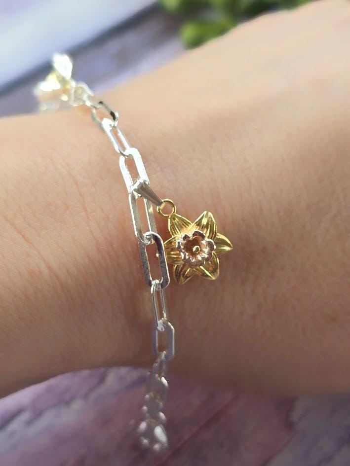 Silver Daffodil Charm, March Birth Flower, Sterling Silver & Gold, Floral Jewellery, Paperclip Bracelet Charm, Gift for Her