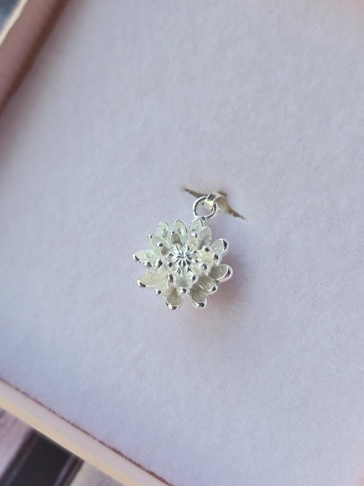 Silver Chrysanthemum Charm, November Birth Flower, Sterling Silver & Gold, Floral Jewellery, Paperclip Bracelet Charm, Gift for Her